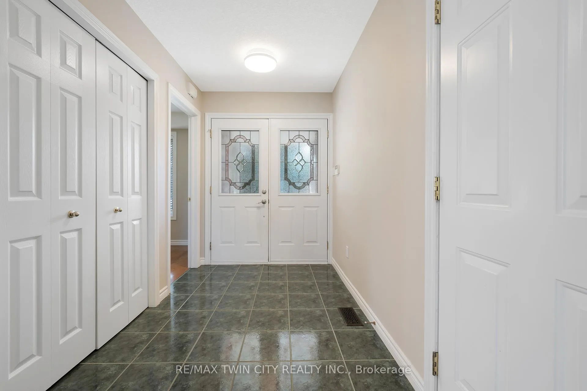 Photo 4 of 3 Firella Place, Wellesley — HOMEH