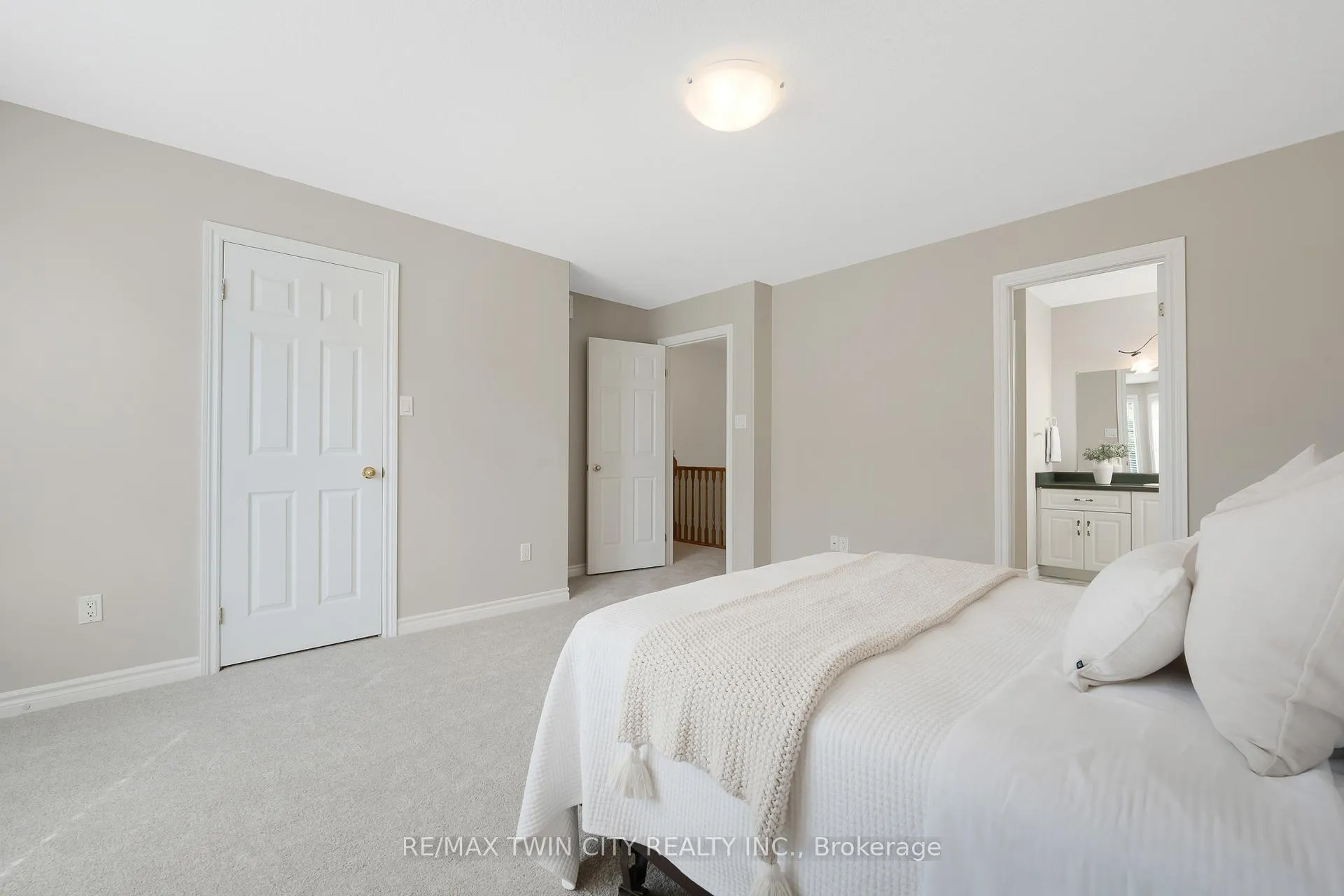 Photo 19 of 3 Firella Place, Wellesley — HOMEH