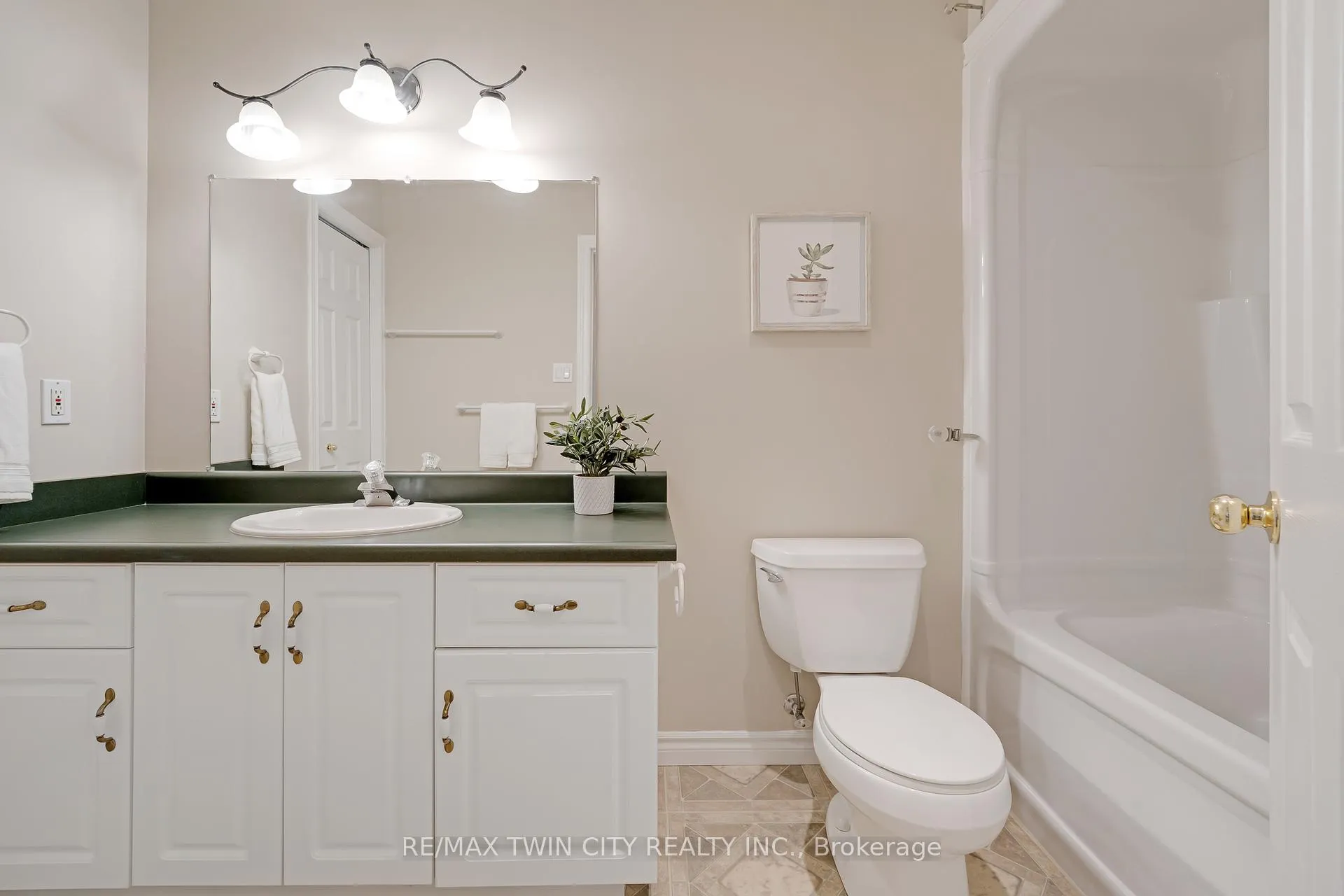 Photo 23 of 3 Firella Place, Wellesley — HOMEH