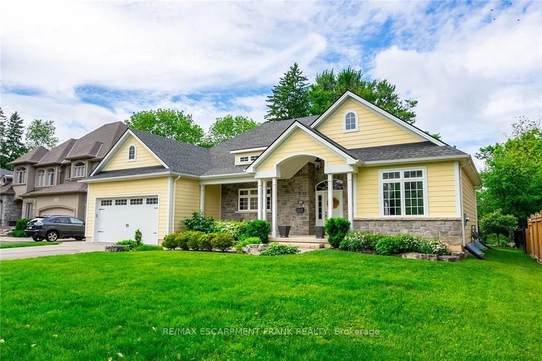 Photo 5 of 157 Terrence Park Drive, Hamilton, Ancaster — HOMEH