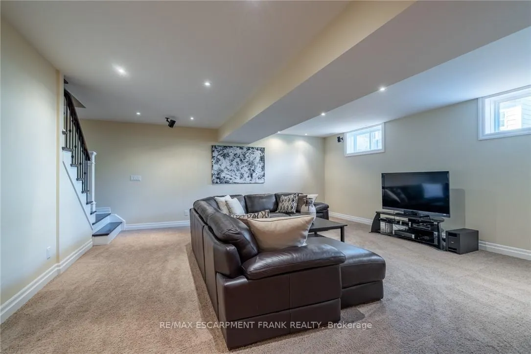 Photo 33 of 157 Terrence Park Drive, Hamilton, Ancaster — HOMEH