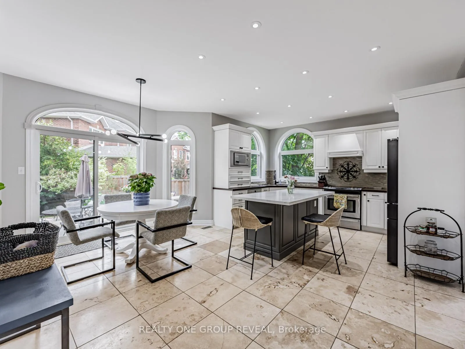 Photo 7 of 862 Baylawn Drive, Pickering, Liverpool — HOMEH