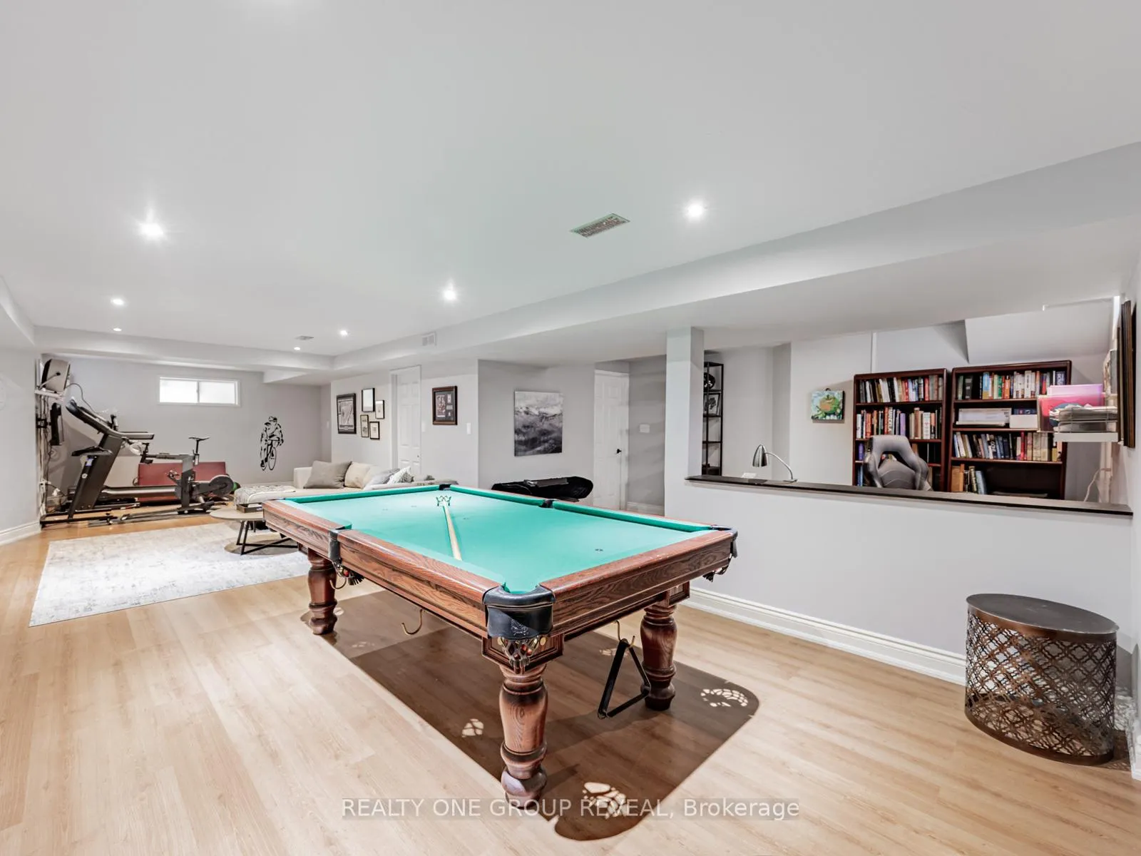 Photo 20 of 862 Baylawn Drive, Pickering, Liverpool — HOMEH