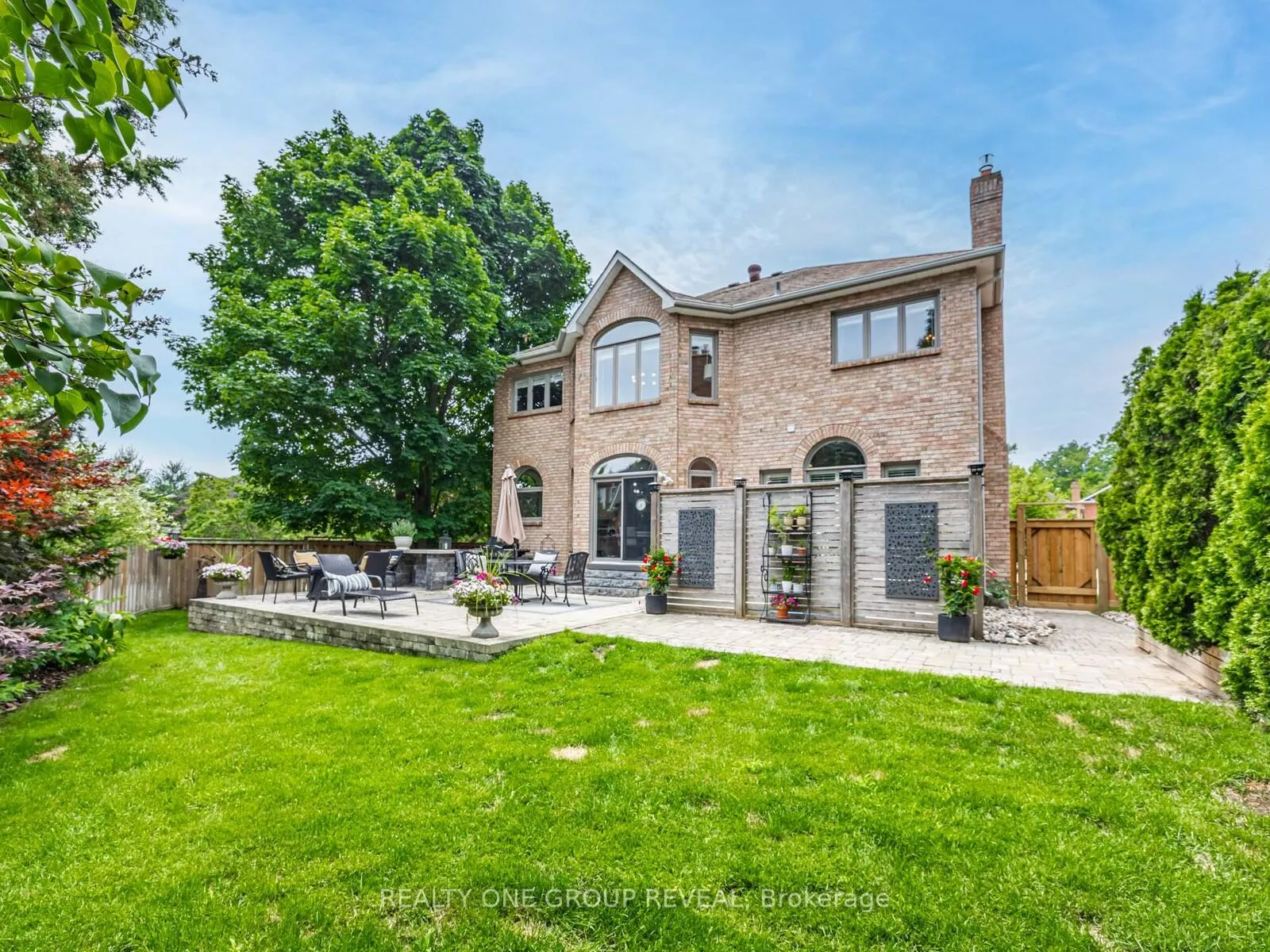 Photo 23 of 862 Baylawn Drive, Pickering, Liverpool — HOMEH