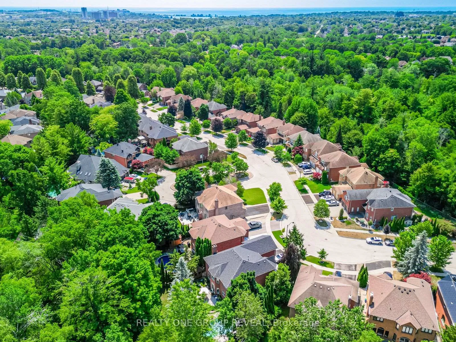 Photo 26 of 862 Baylawn Drive, Pickering, Liverpool — HOMEH