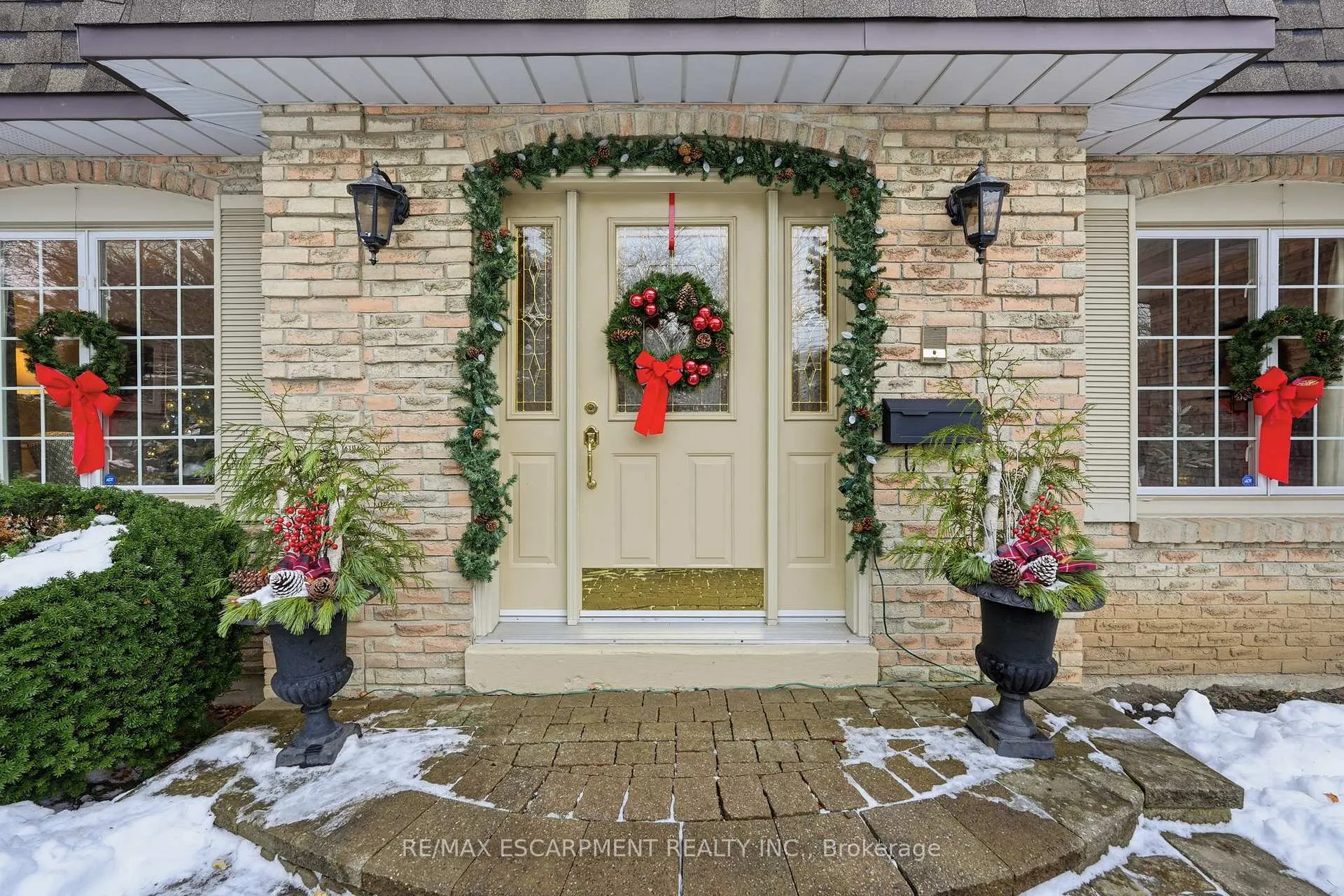 Photo 3 of 92 Briarwood Road, Markham, Unionville — HOMEH