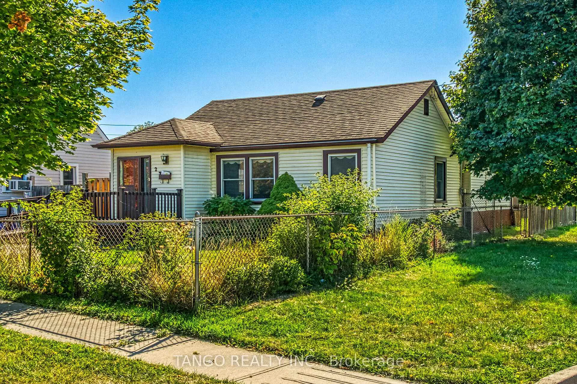 Photo 1 of 2 Ingram Place, St. Catharines, Oakdale — HOMEH