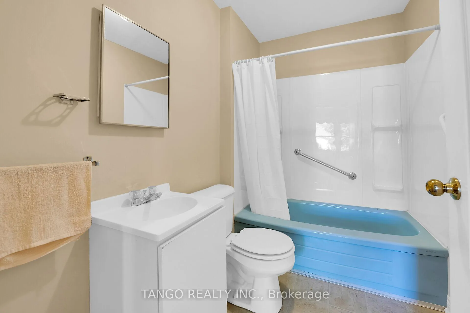 Photo 10 of 2 Ingram Place, St. Catharines, Oakdale — HOMEH