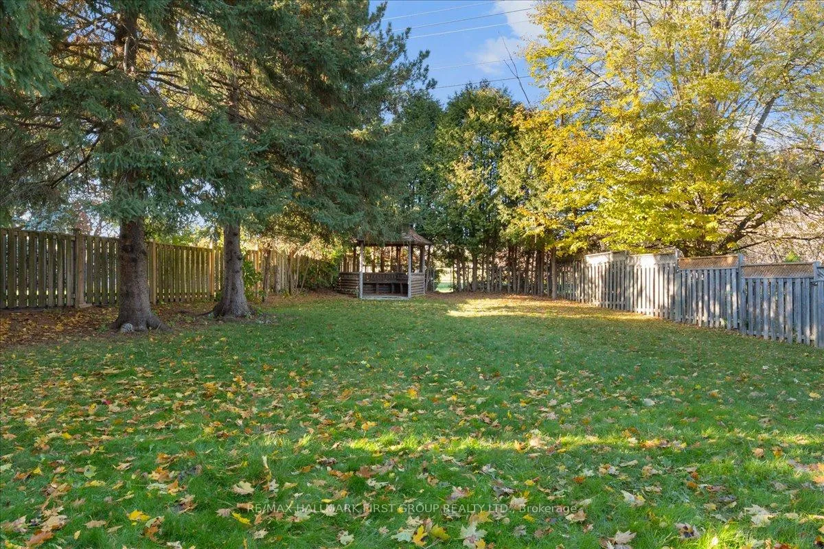 Photo 39 of 1239 Fieldstone Circle, Pickering, Liverpool — HOMEH