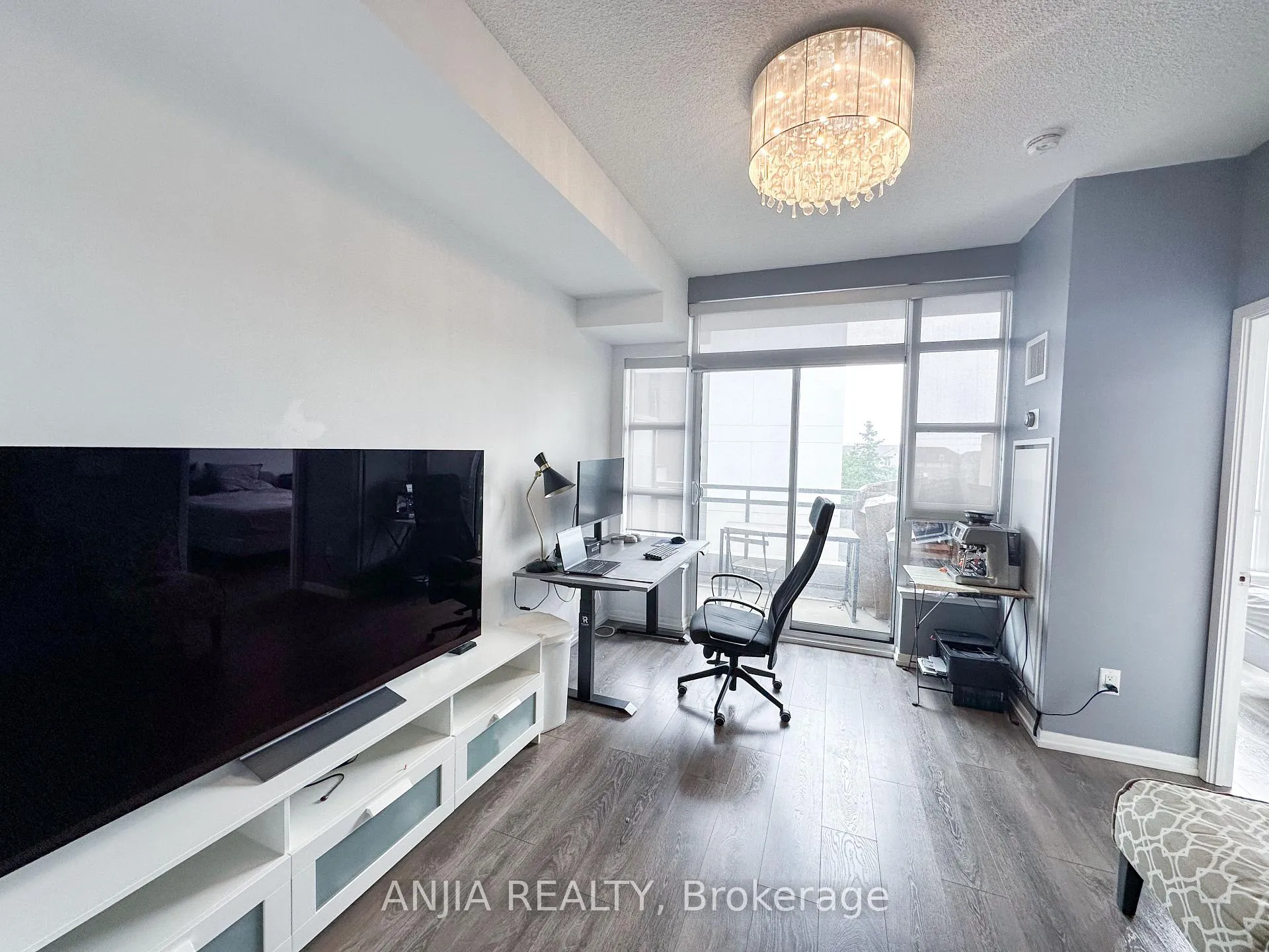 Photo 10 of Unit 332, 540 Bur Oak Avenue, Markham, Berczy — HOMEH