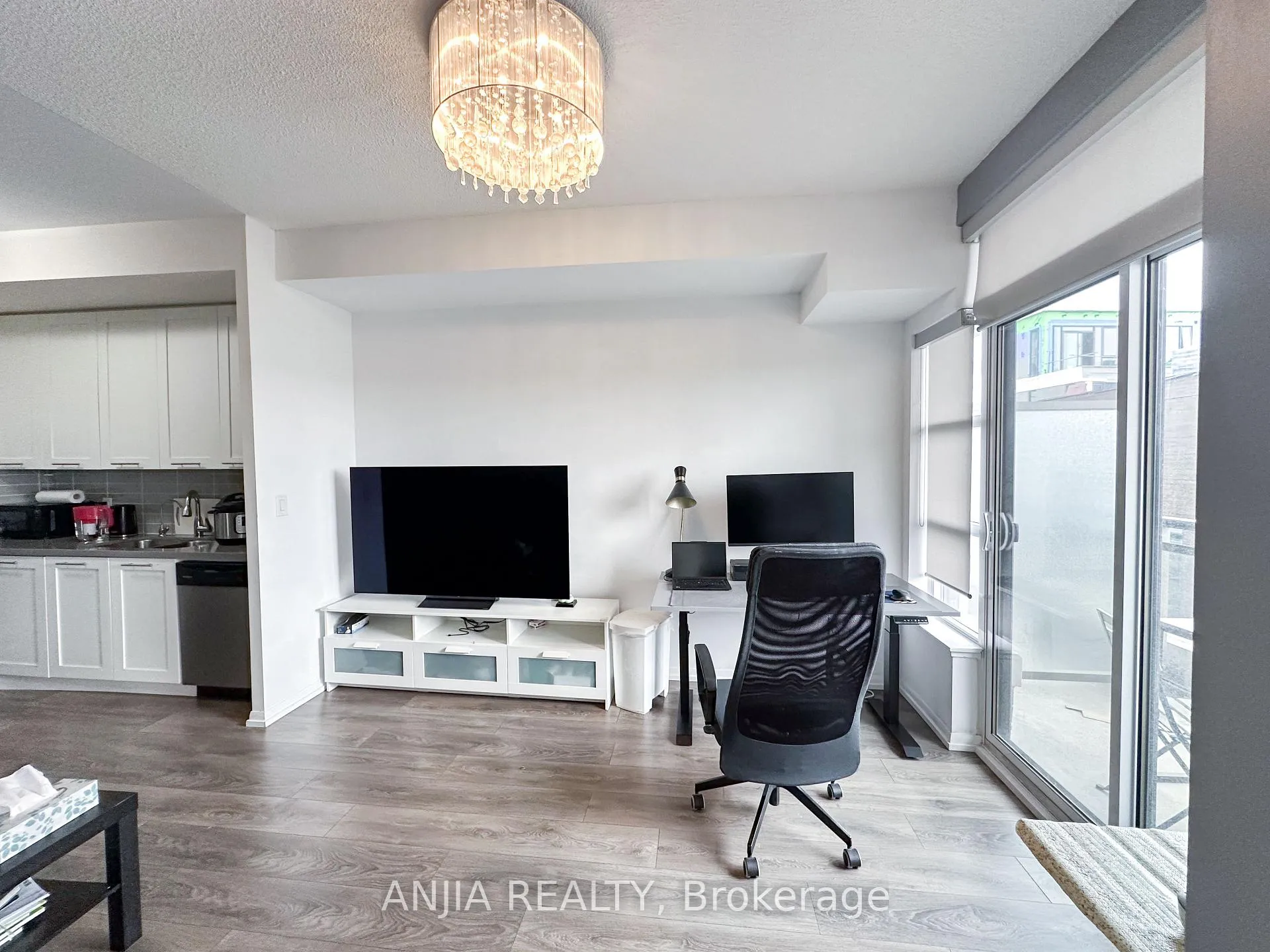 Photo 11 of Unit 332, 540 Bur Oak Avenue, Markham, Berczy — HOMEH