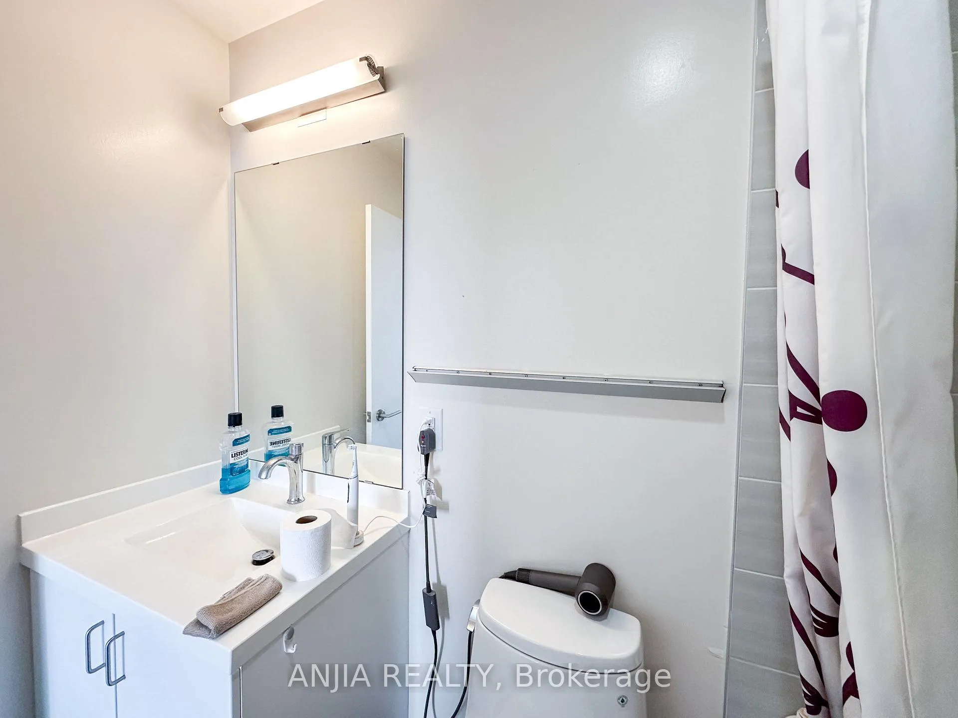 Photo 15 of Unit 332, 540 Bur Oak Avenue, Markham, Berczy — HOMEH