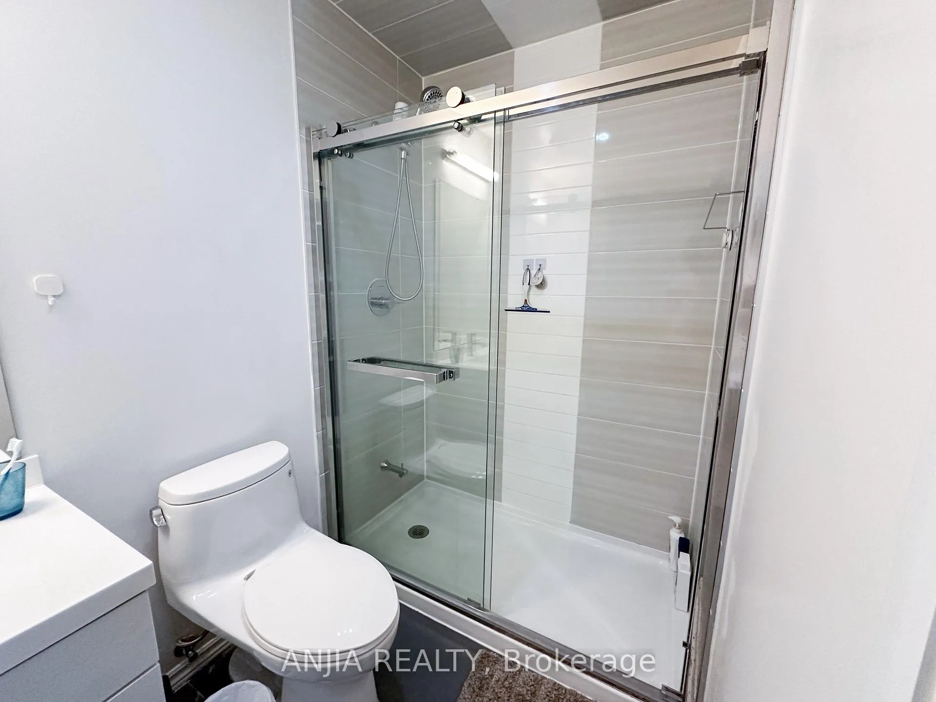 Photo 16 of Unit 332, 540 Bur Oak Avenue, Markham, Berczy — HOMEH