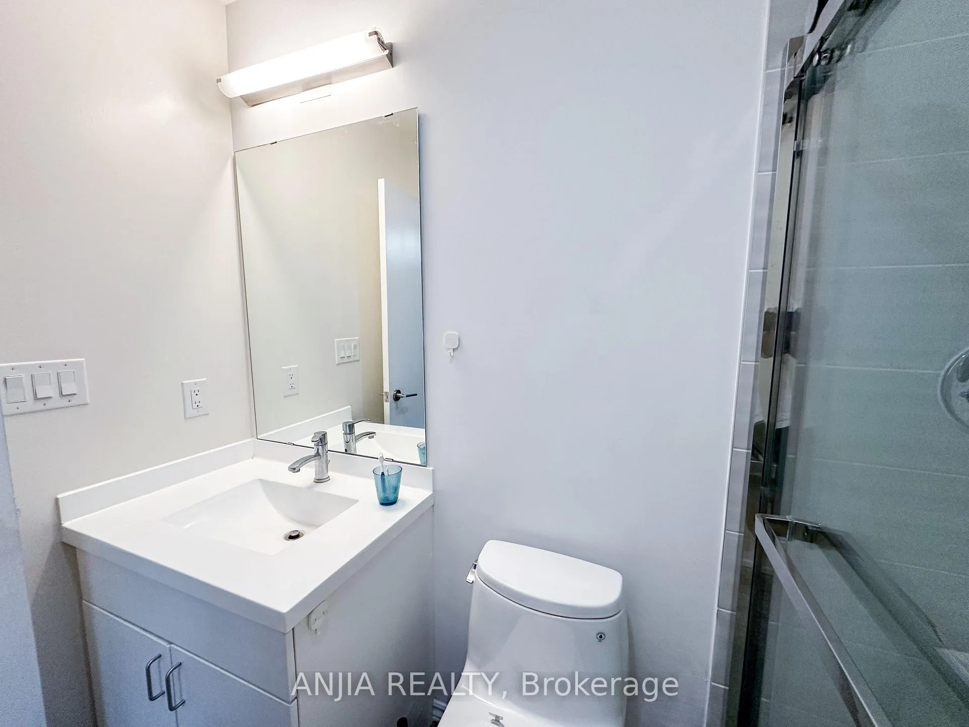 Photo 17 of Unit 332, 540 Bur Oak Avenue, Markham, Berczy — HOMEH