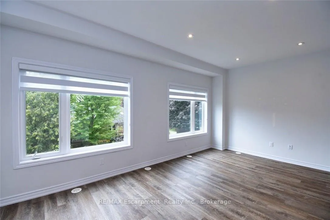 Photo 5 of Unit 4, 187 Wilson Street W, Hamilton, Ancaster — HOMEH