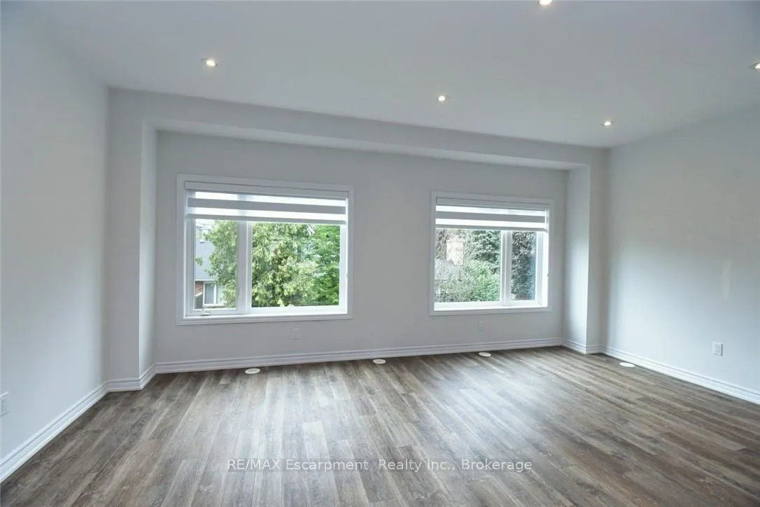 Photo 6 of Unit 4, 187 Wilson Street W, Hamilton, Ancaster — HOMEH