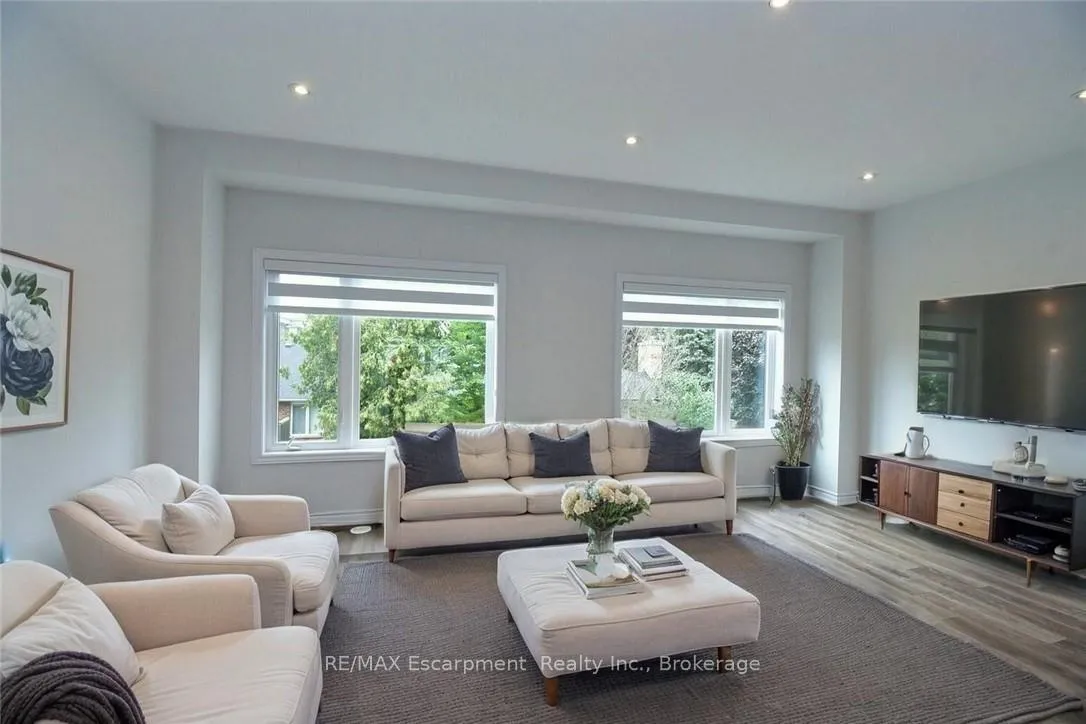 Photo 9 of Unit 4, 187 Wilson Street W, Hamilton, Ancaster — HOMEH