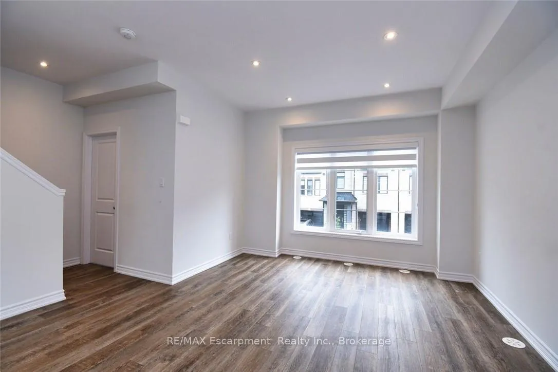 Photo 11 of Unit 4, 187 Wilson Street W, Hamilton, Ancaster — HOMEH