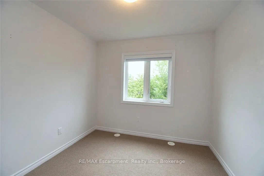 Photo 32 of Unit 4, 187 Wilson Street W, Hamilton, Ancaster — HOMEH