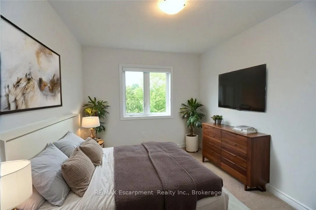 Photo 33 of Unit 4, 187 Wilson Street W, Hamilton, Ancaster — HOMEH