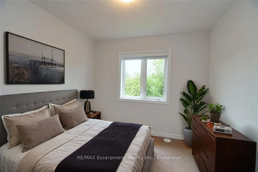 Photo 36 of Unit 4, 187 Wilson Street W, Hamilton, Ancaster — HOMEH