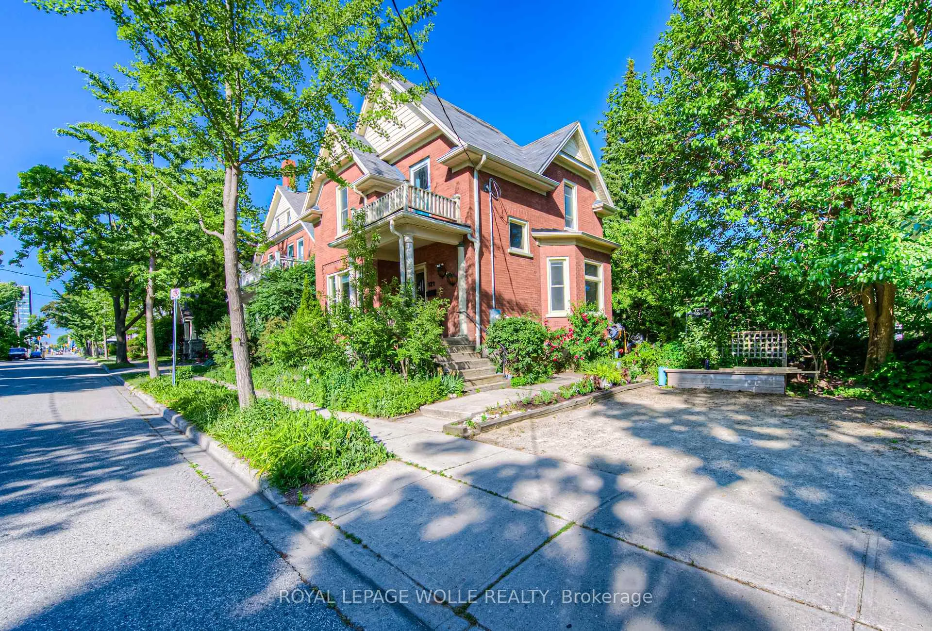 Photo 3 of 121 Water Street S, Kitchener — HOMEH