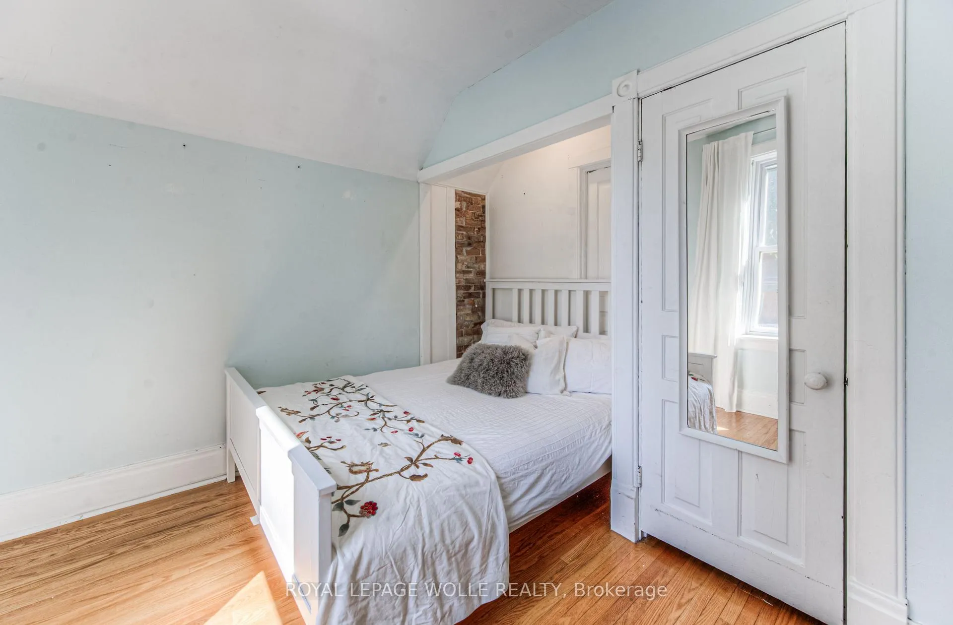 Photo 30 of 121 Water Street S, Kitchener — HOMEH