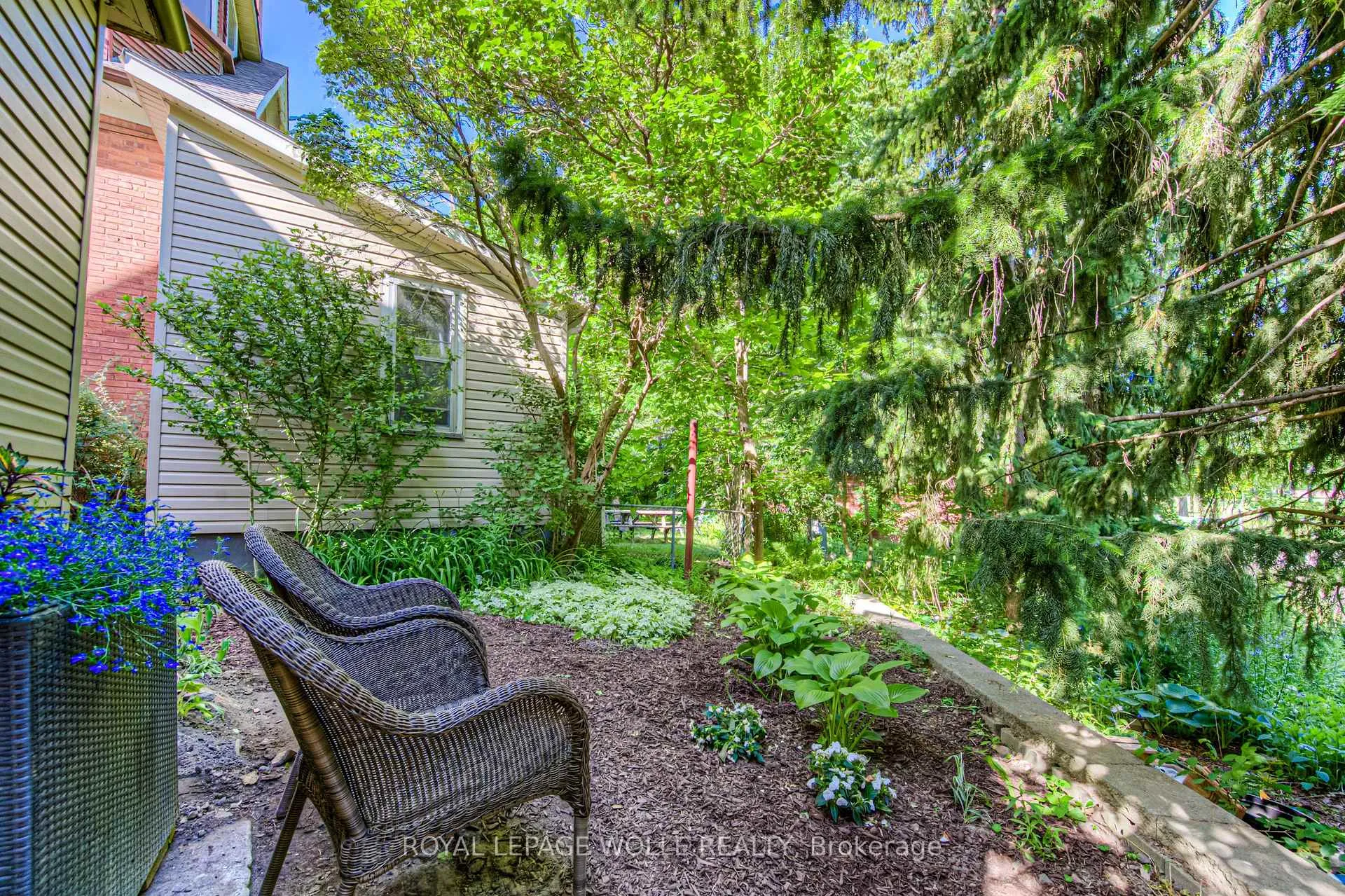Photo 38 of 121 Water Street S, Kitchener — HOMEH