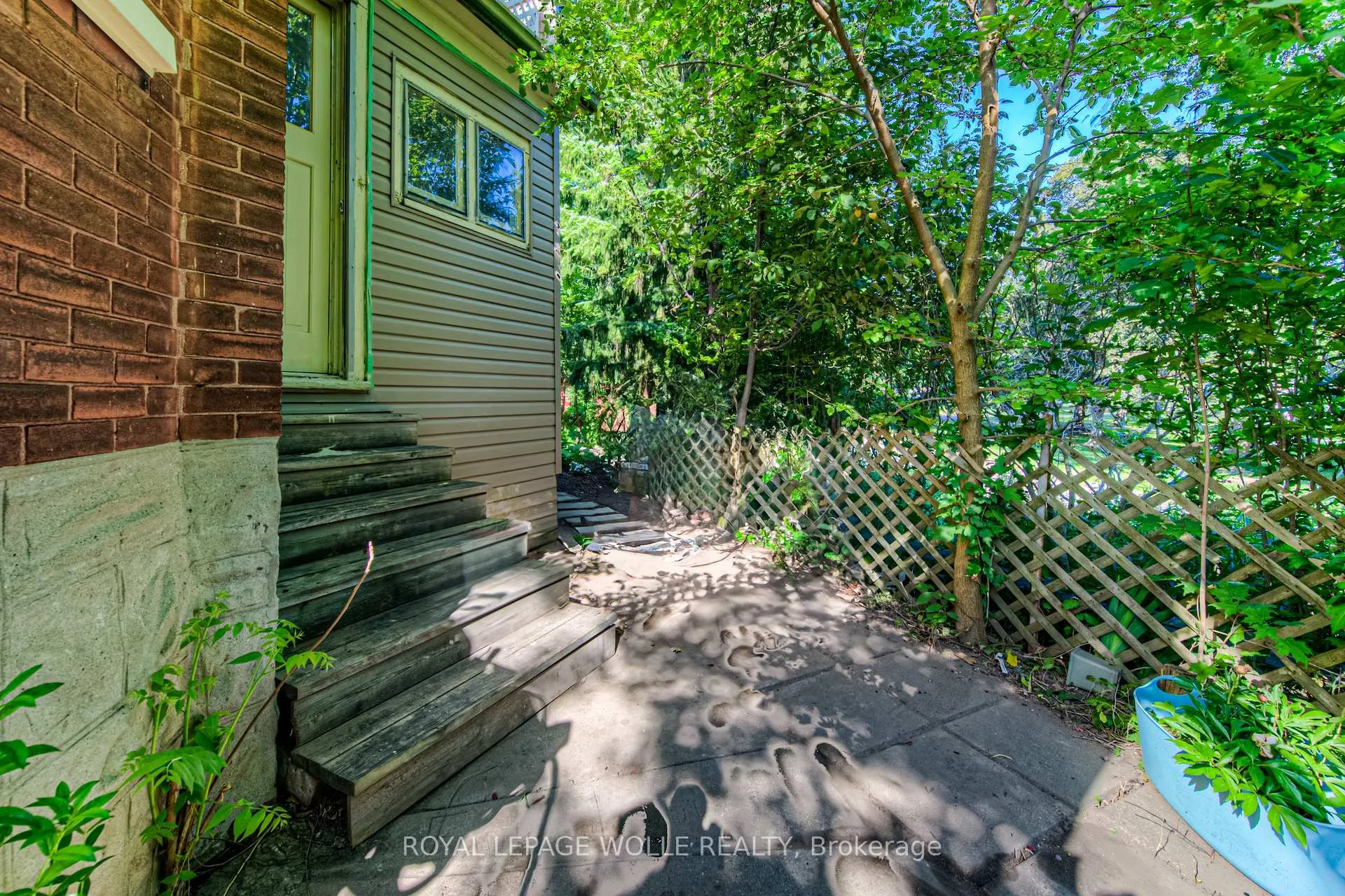 Photo 40 of 121 Water Street S, Kitchener — HOMEH