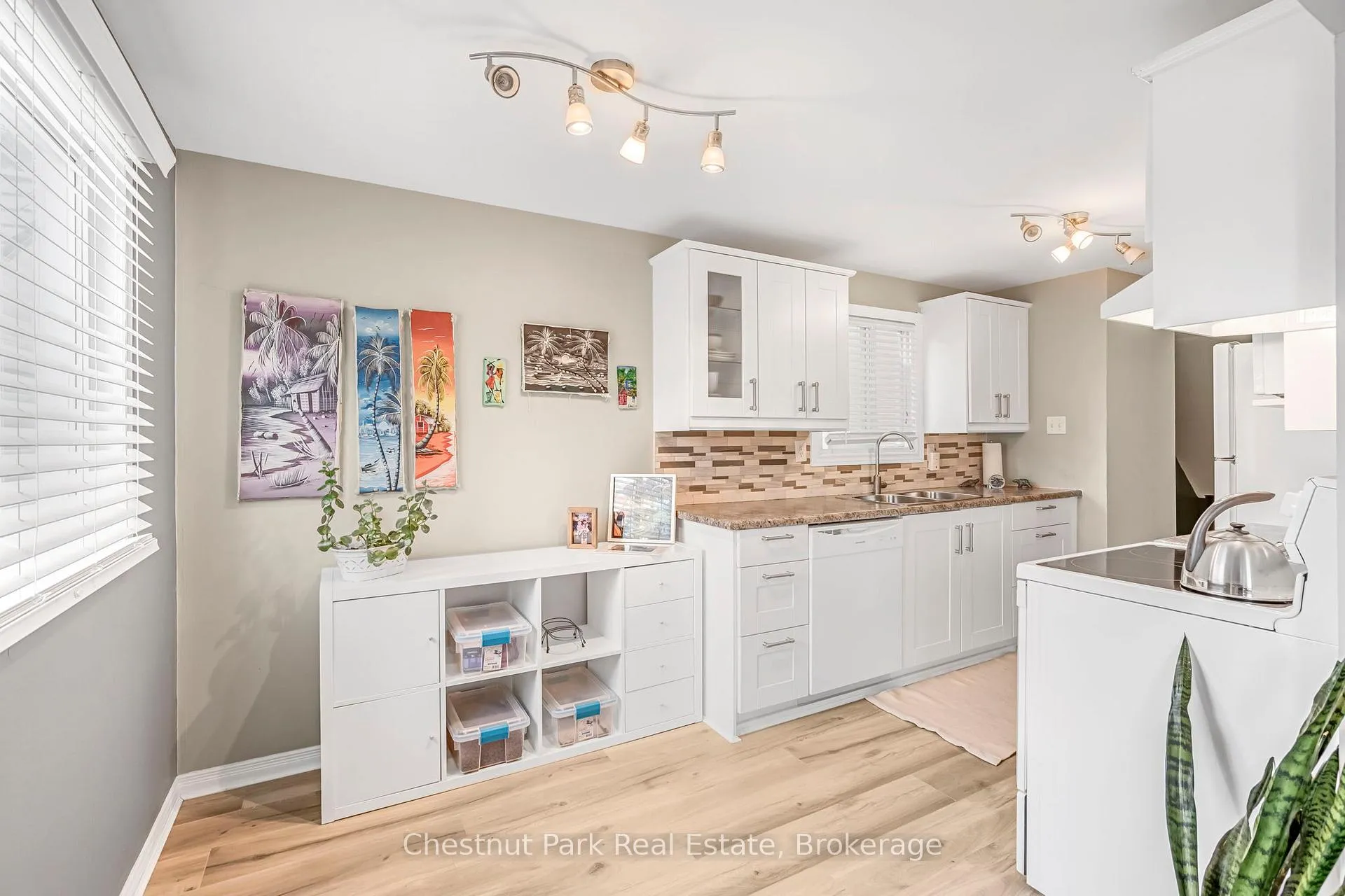 Photo 10 of 204 Hickling Trail, Barrie, Grove East — HOMEH