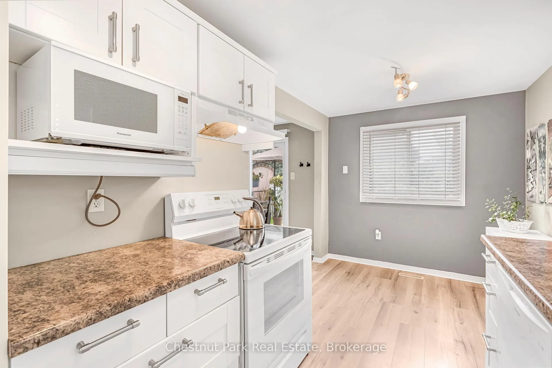 Photo 13 of 204 Hickling Trail, Barrie, Grove East — HOMEH