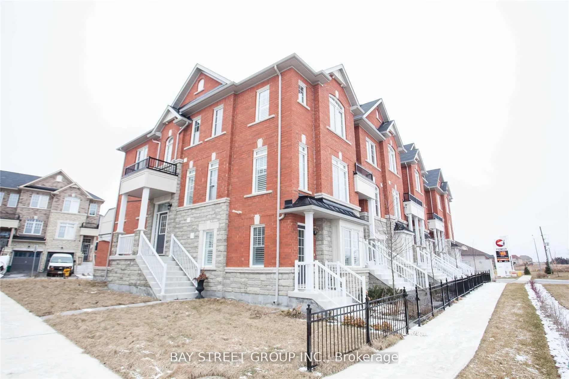 Photo 3 of 133 Dundas Way, Markham, Greensborough — HOMEH