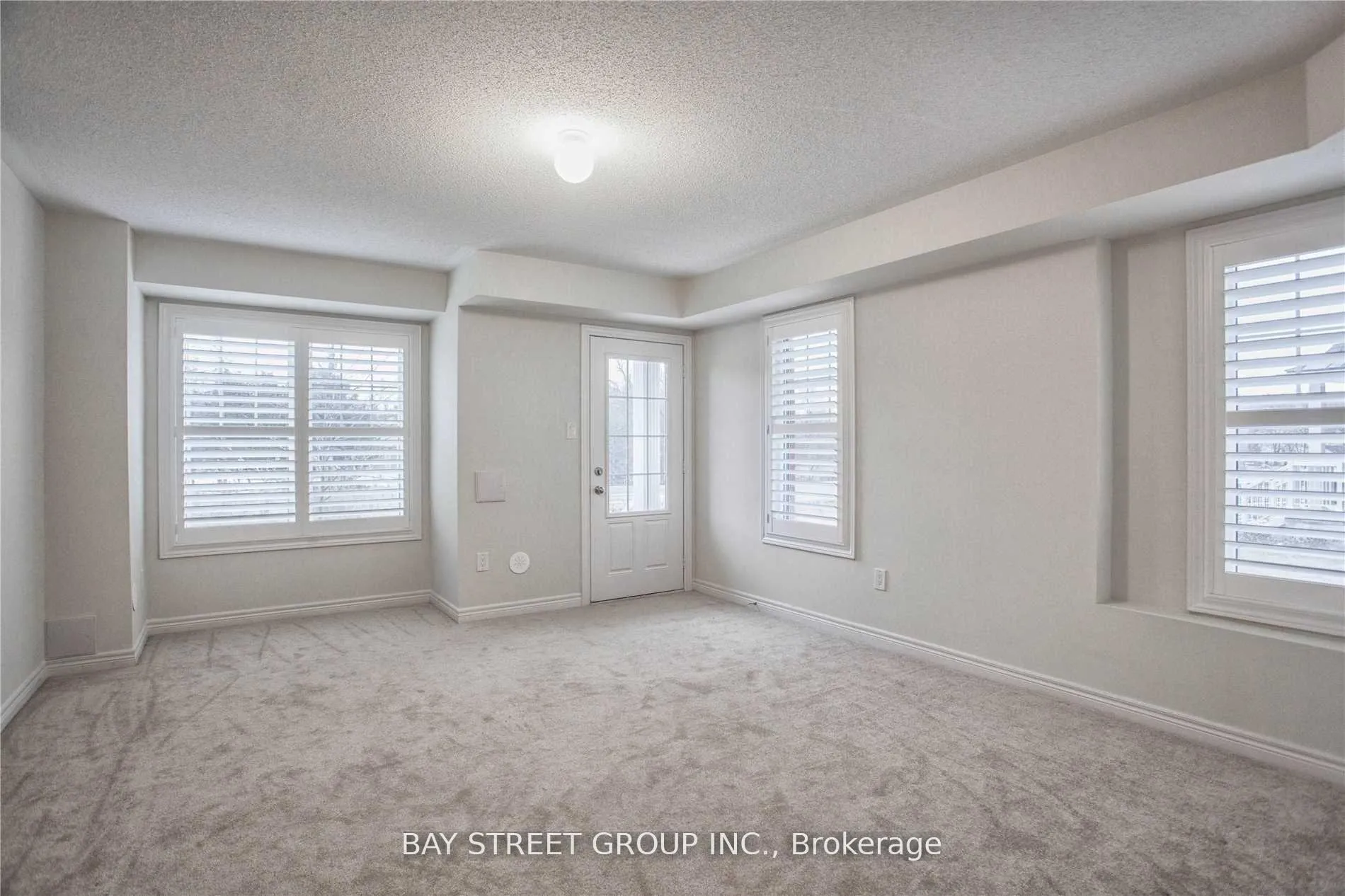 Photo 11 of 133 Dundas Way, Markham, Greensborough — HOMEH