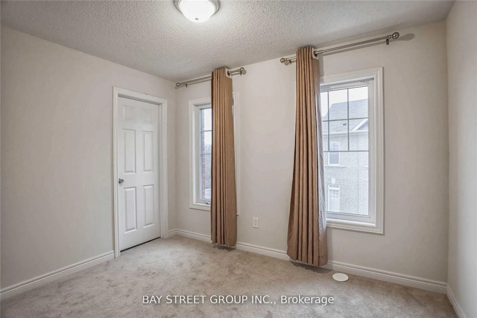 Photo 12 of 133 Dundas Way, Markham, Greensborough — HOMEH