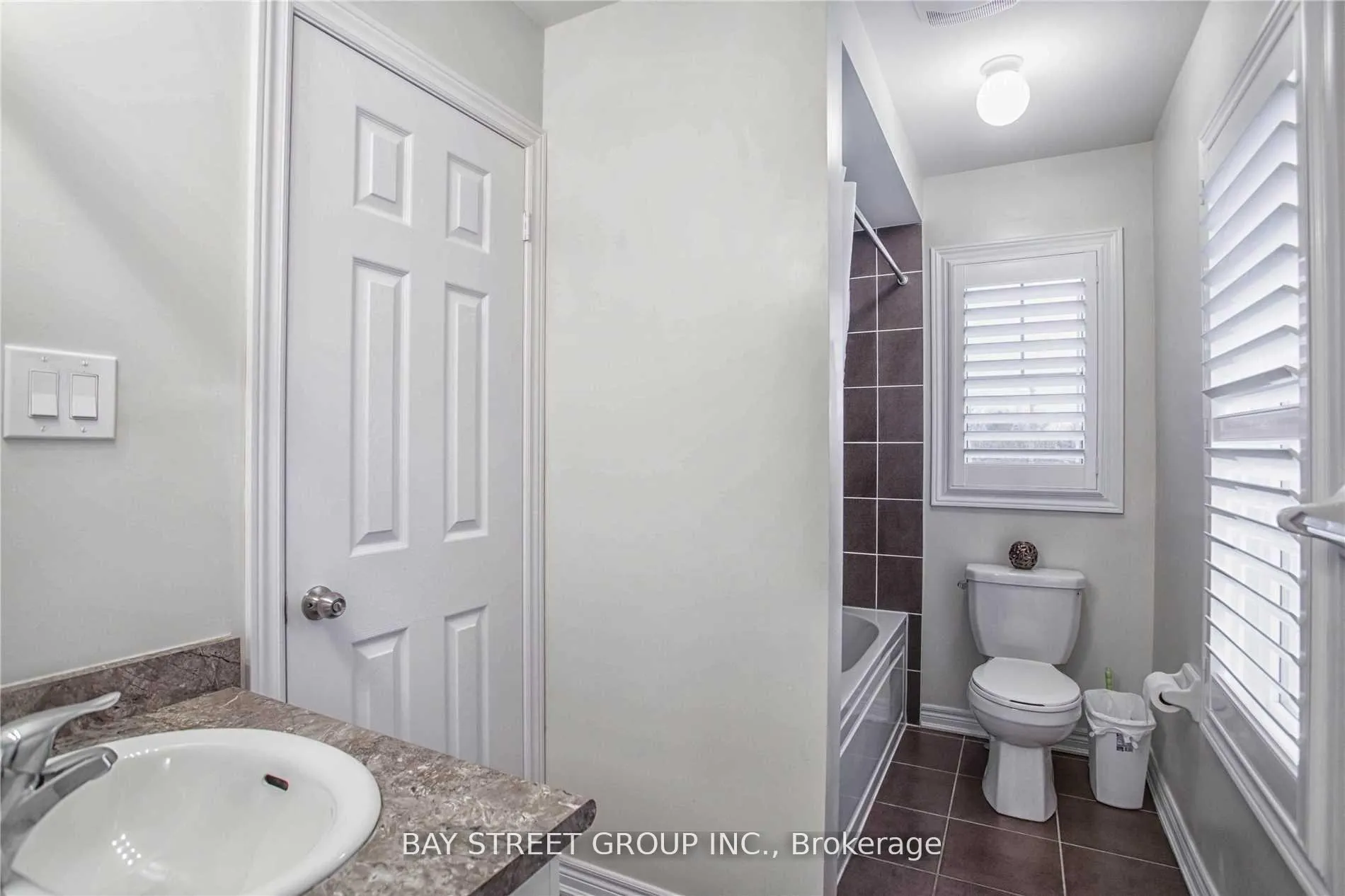 Photo 13 of 133 Dundas Way, Markham, Greensborough — HOMEH