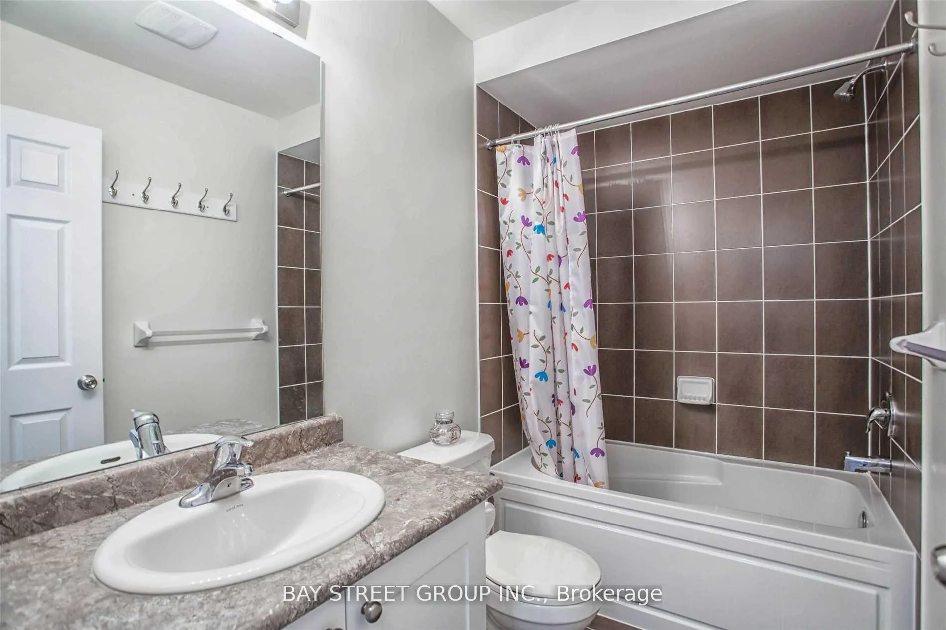 Photo 15 of 133 Dundas Way, Markham, Greensborough — HOMEH