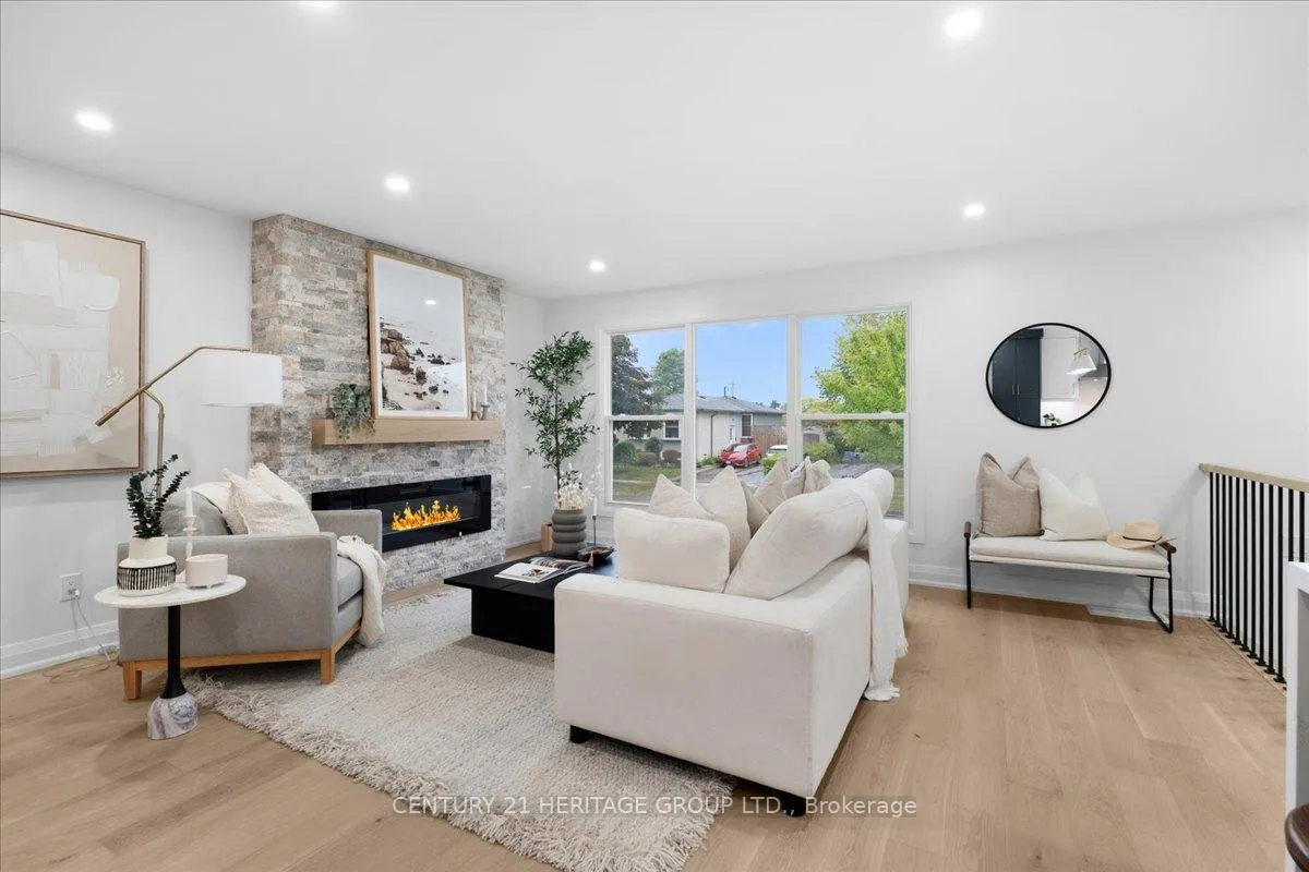 Photo 3 of 15 Mellenby Street, Hamilton, Stoney Creek Mountain — HOMEH
