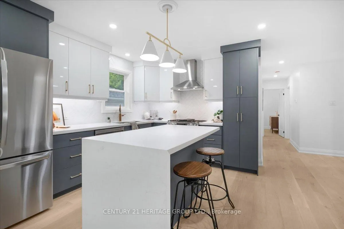 Photo 4 of 15 Mellenby Street, Hamilton, Stoney Creek Mountain — HOMEH