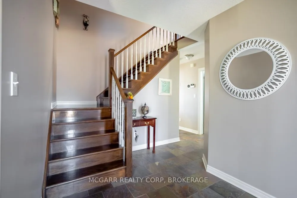 Photo 5 of 38 Nicholas Drive, St. Catharines, Rykert/Vansickle — HOMEH
