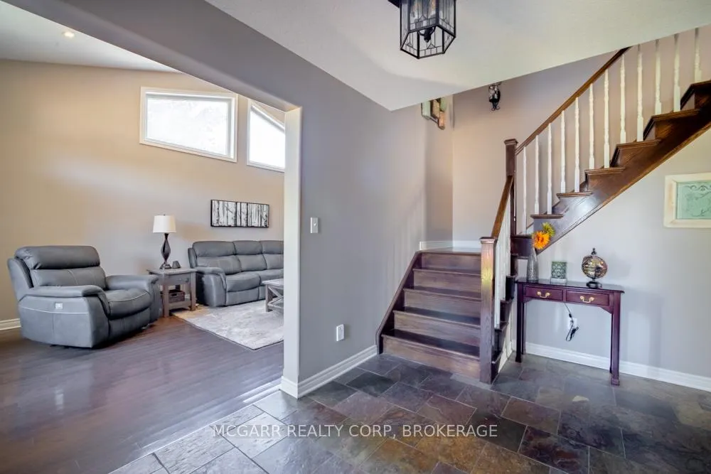Photo 6 of 38 Nicholas Drive, St. Catharines, Rykert/Vansickle — HOMEH