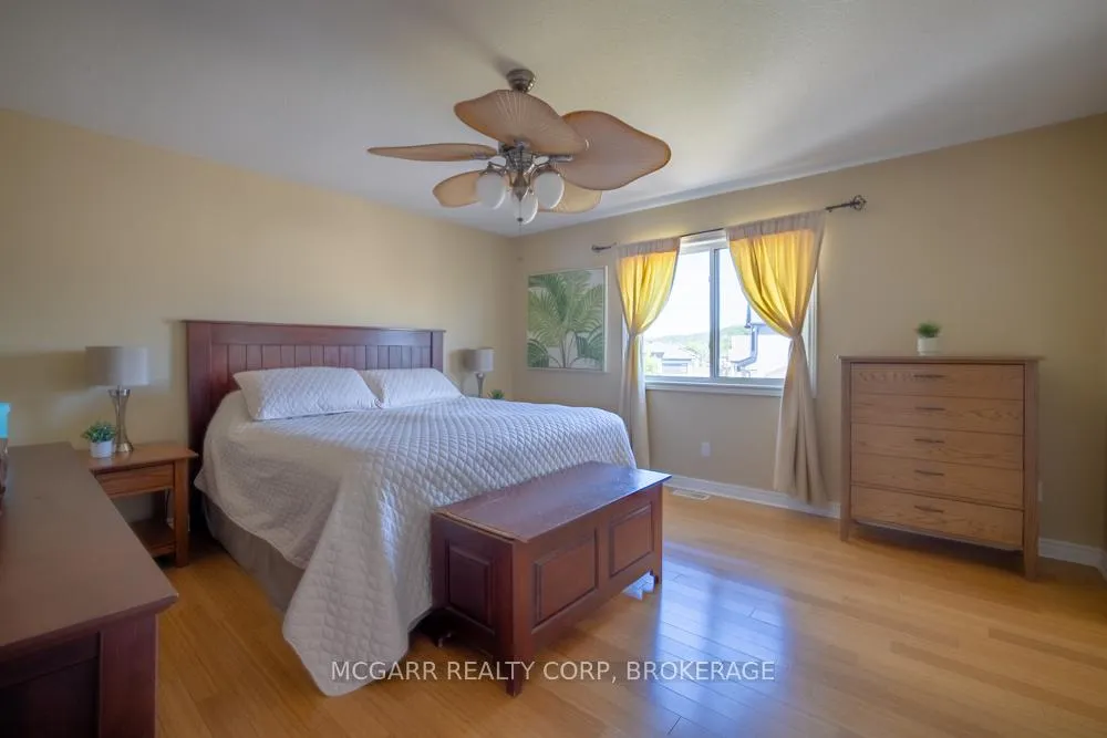 Photo 22 of 38 Nicholas Drive, St. Catharines, Rykert/Vansickle — HOMEH