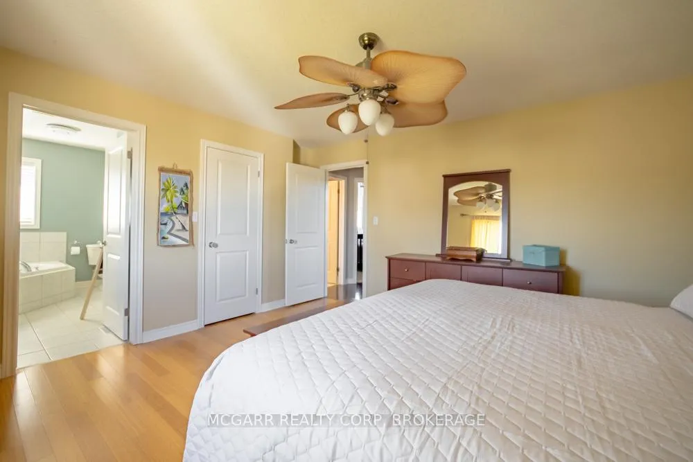 Photo 23 of 38 Nicholas Drive, St. Catharines, Rykert/Vansickle — HOMEH