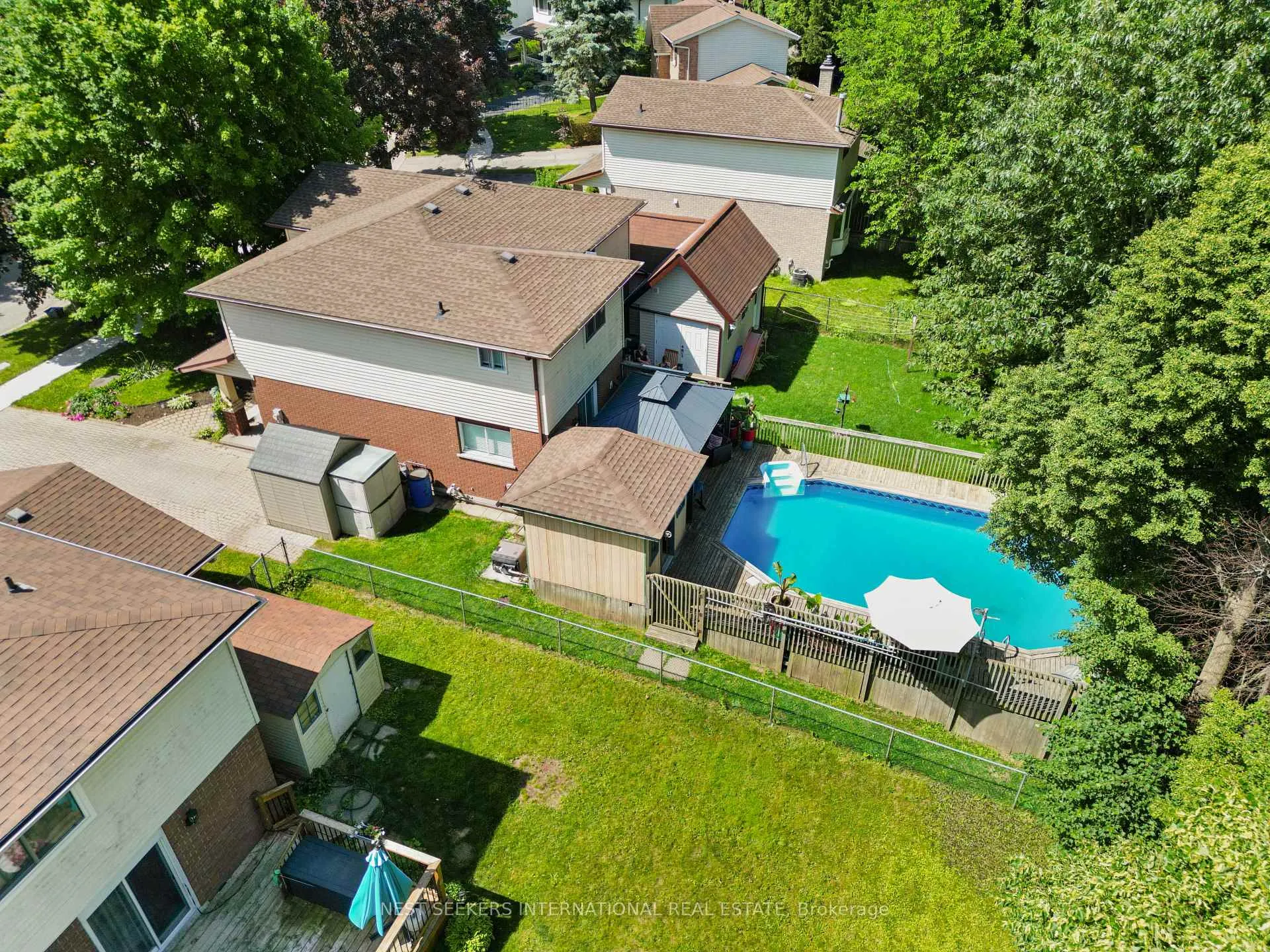 Photo 3 of 46 Rosebank Crescent, Kitchener — HOMEH