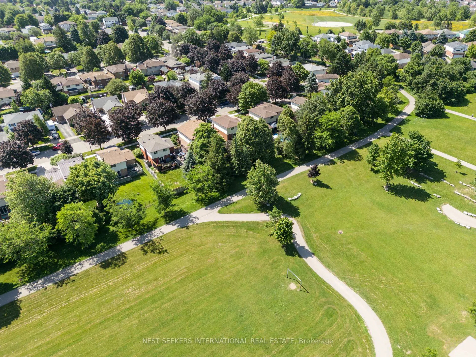 Photo 4 of 46 Rosebank Crescent, Kitchener — HOMEH