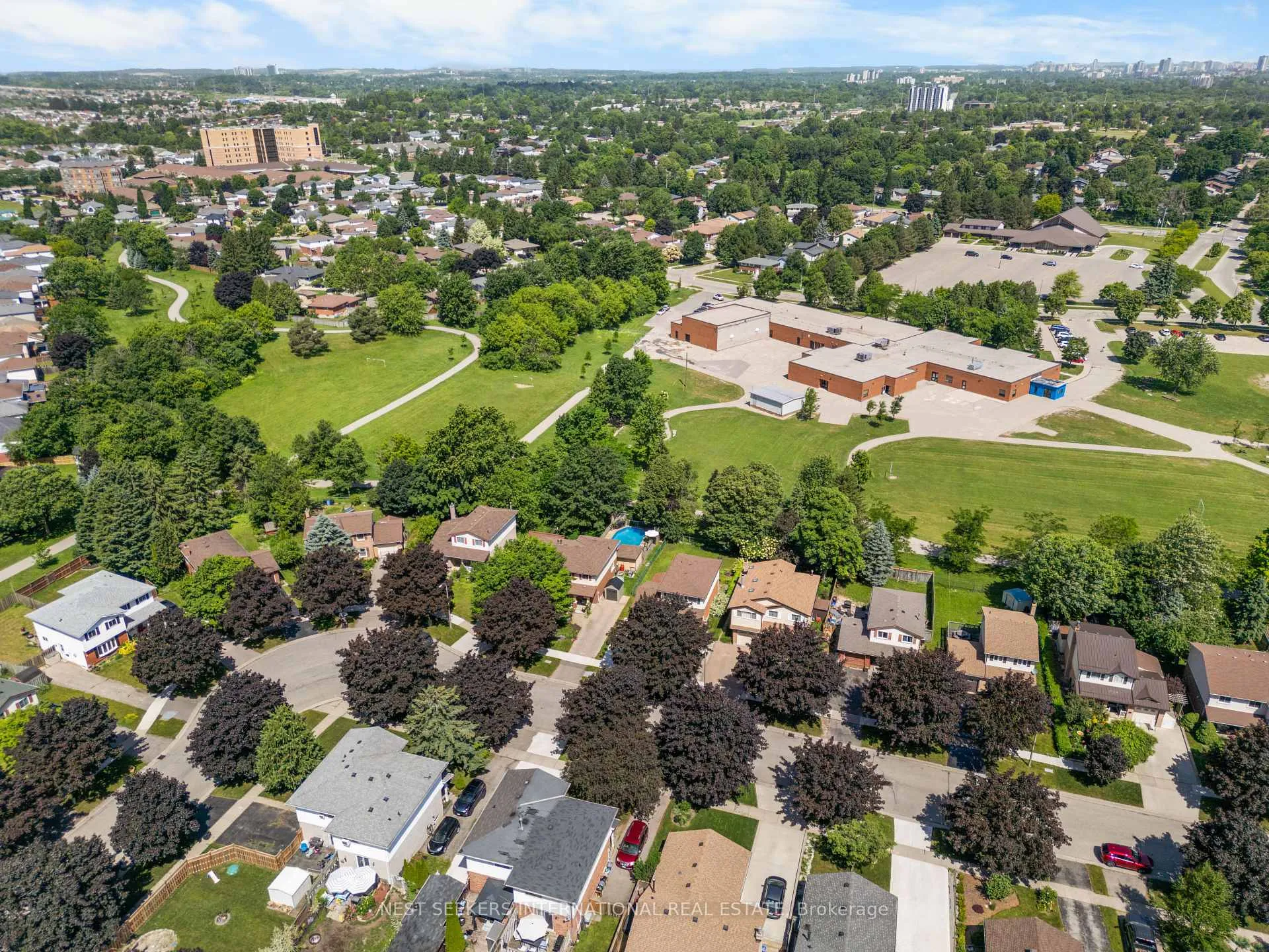 Photo 7 of 46 Rosebank Crescent, Kitchener — HOMEH