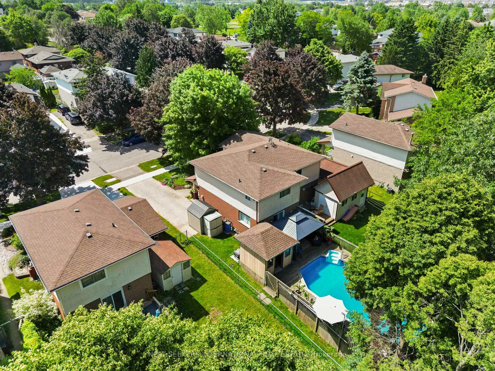 Photo 8 of 46 Rosebank Crescent, Kitchener — HOMEH