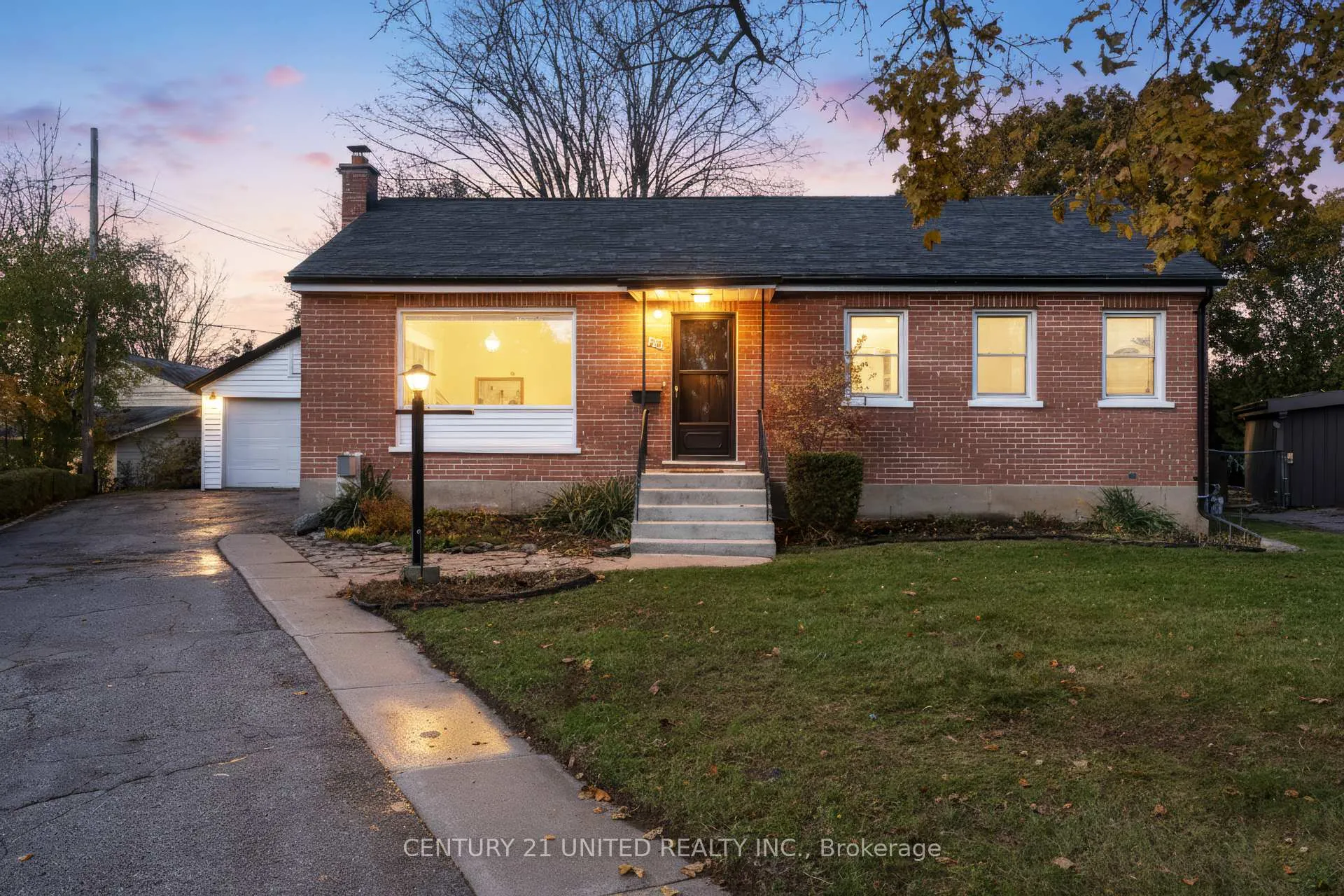 Photo 1 of 821 Schneider Place, Peterborough, Northcrest Ward 5 — HOMEH