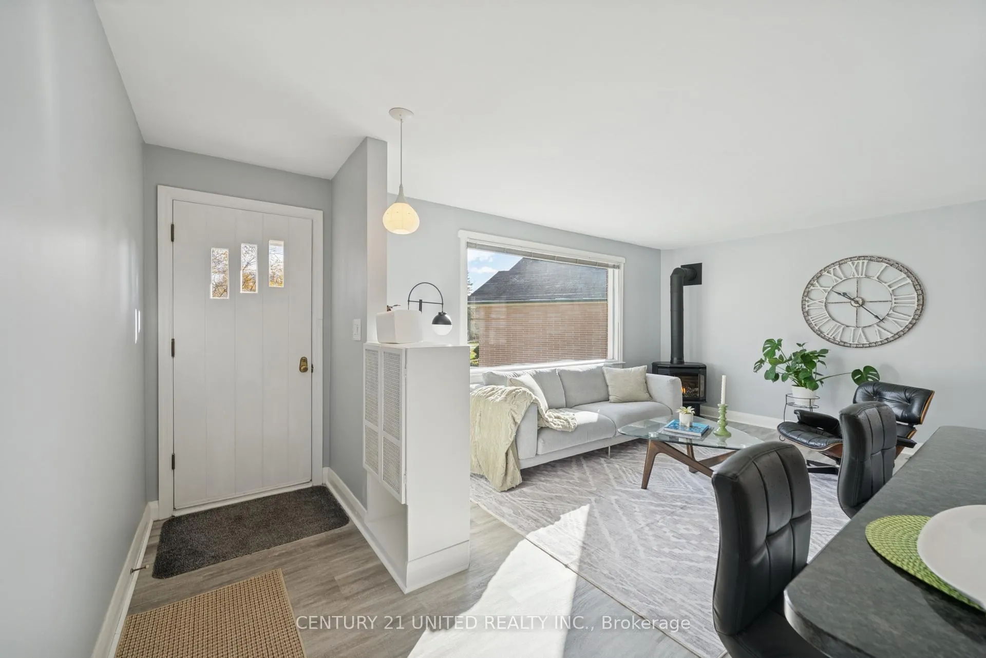 Photo 4 of 821 Schneider Place, Peterborough, Northcrest Ward 5 — HOMEH
