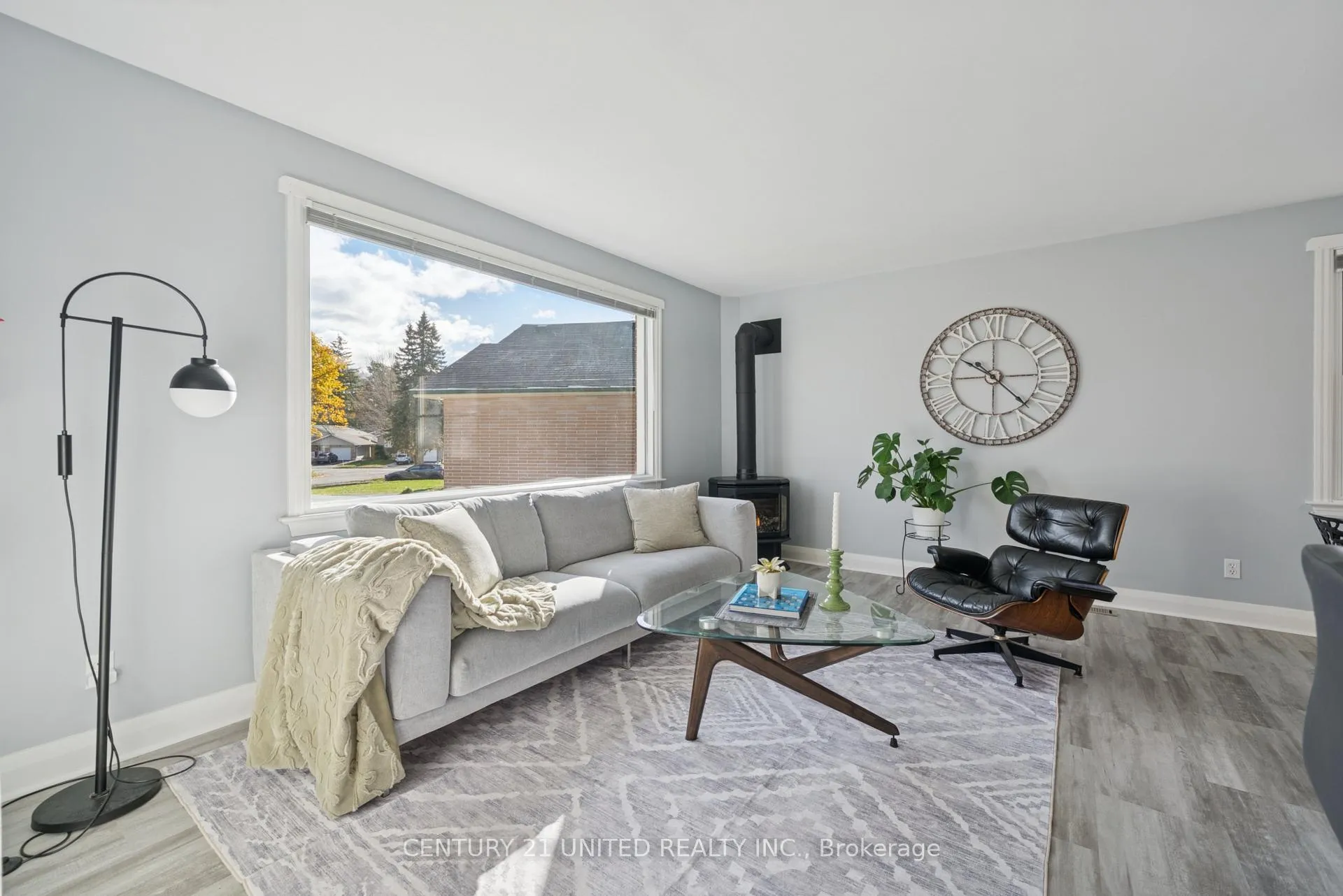 Photo 5 of 821 Schneider Place, Peterborough, Northcrest Ward 5 — HOMEH