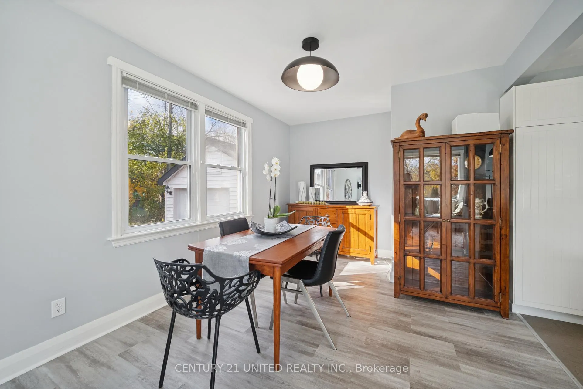 Photo 7 of 821 Schneider Place, Peterborough, Northcrest Ward 5 — HOMEH